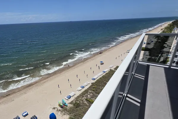 3700 GALT OCEAN DR 1206