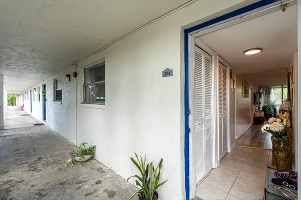 5100 SW 64TH AVE 204A