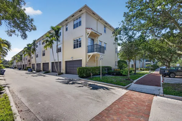 169 CAT ROCK LN