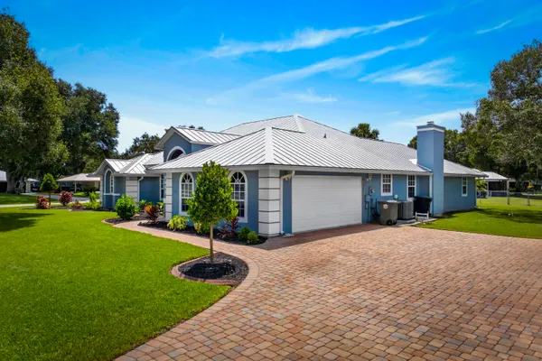3601 COTTONWOOD DR