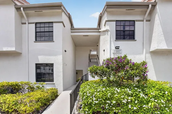 5267 EUROPA DR C