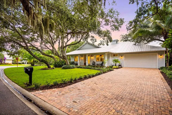 1 SABAL CT