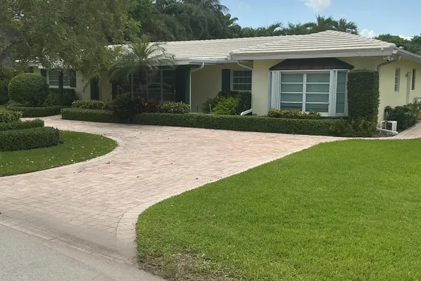 210 PALM TRL