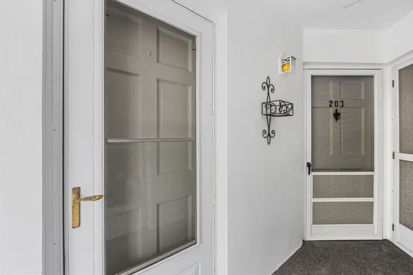 2 GARDEN ST 203M