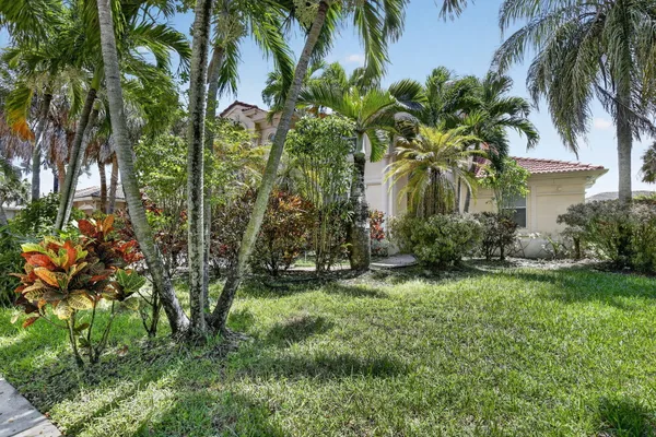13382 LAKEPOINTE CIR