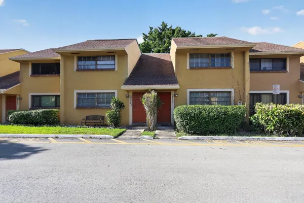 3254 N PINE ISLAND RD 408