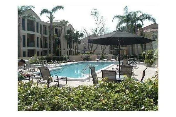 833 RIVERSIDE DR 824
