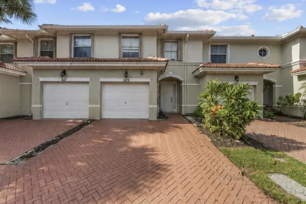 6119 SEMINOLE GARDENS CIR