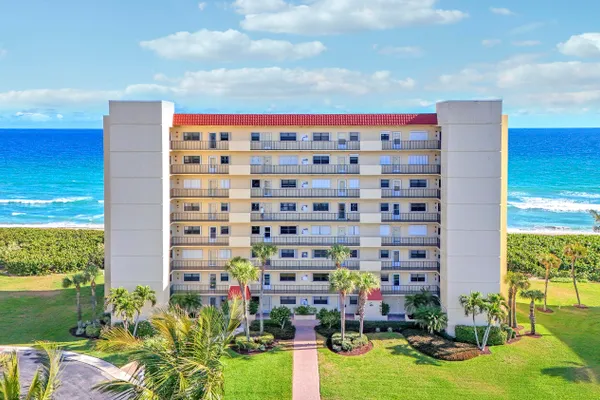 7420 S OCEAN DR 211