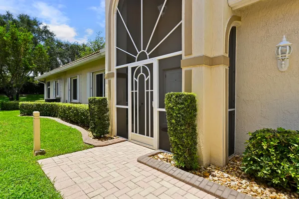 9142 BAY POINT CIR