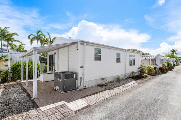 13 HIBISCUS DR H