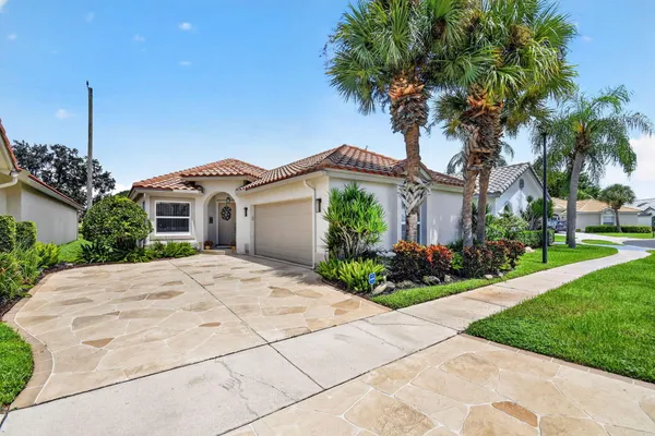 6097 BAY ISLES DR