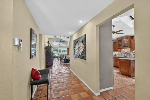 6097 BAY ISLES DR