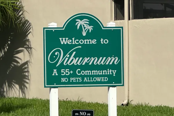 5483 VIBURNUM CIR