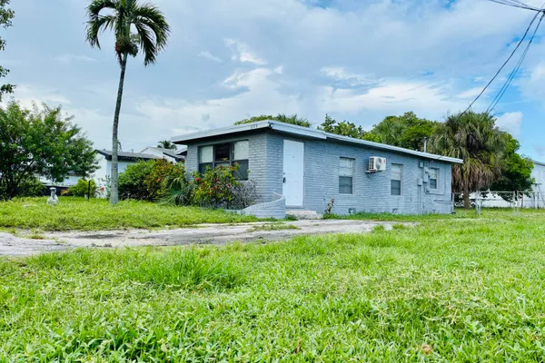605 NW 9TH AVE