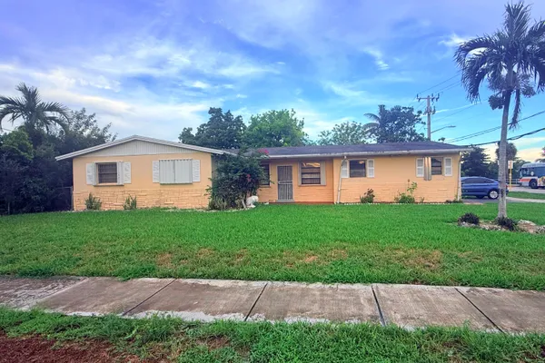 1600 NW 47TH AVE