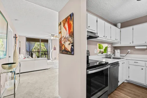 5100 LAS VERDES CIR 316