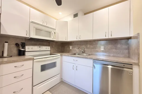 4015 ISLEWOOD D D