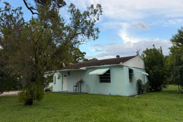 3082 REO LN