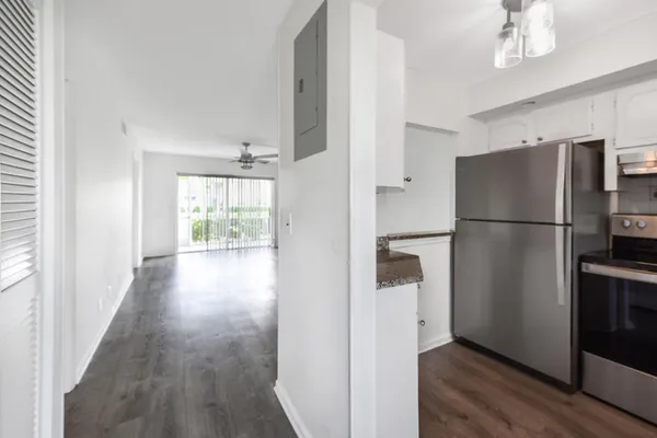 9851 SANDALFOOT BLVD 210