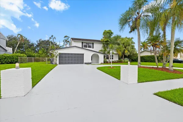 3179 HOYLAKE RD