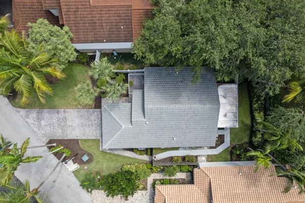 4120 NW 1ST CT