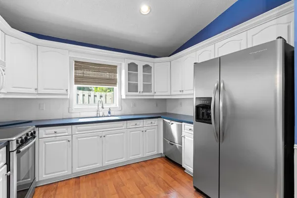 4120 NW 1ST CT