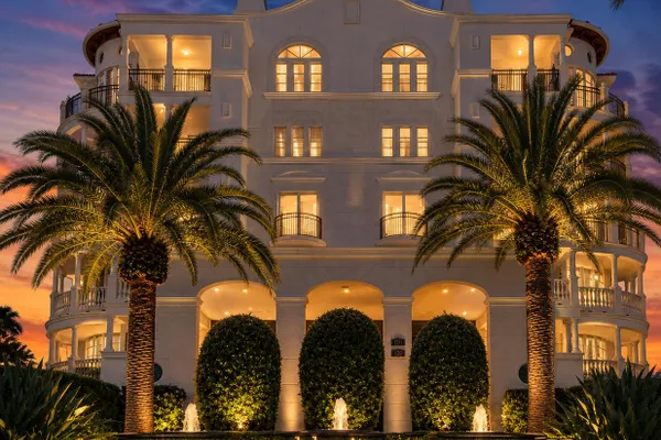 155 OCEAN AVE 305