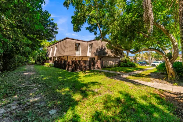 2517 NW 99TH AVE