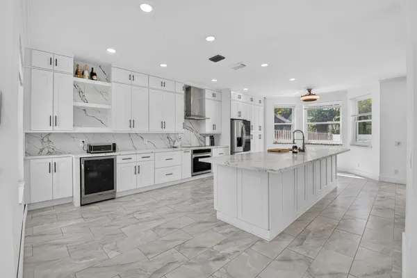 7001 CHESAPEAKE CIR