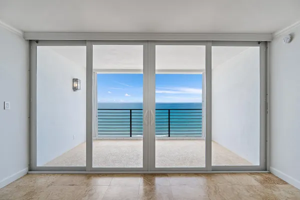 900 OCEAN DR 705
