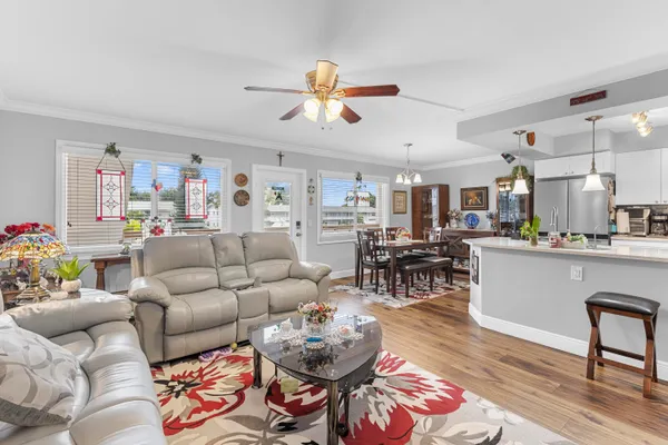 2041 LYNDHURST J J