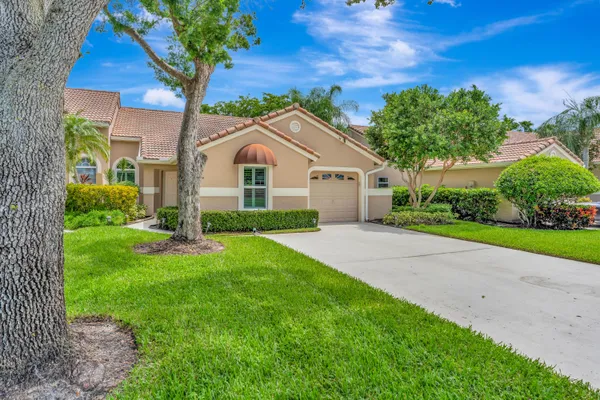 204 SABAL PALM LN