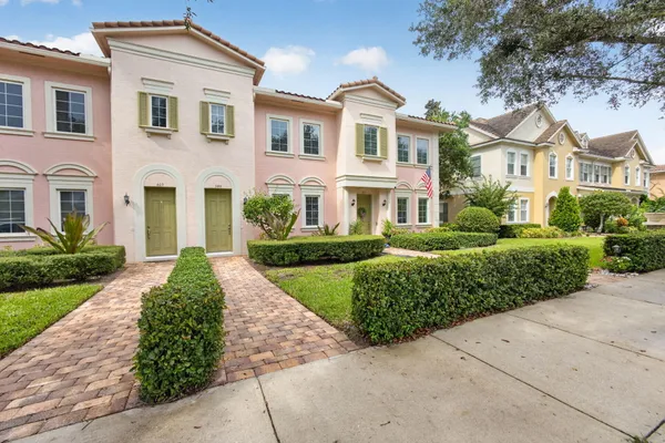 599 DAKOTA DR