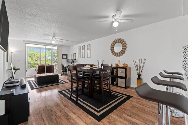 5275 NW 10TH CT 305