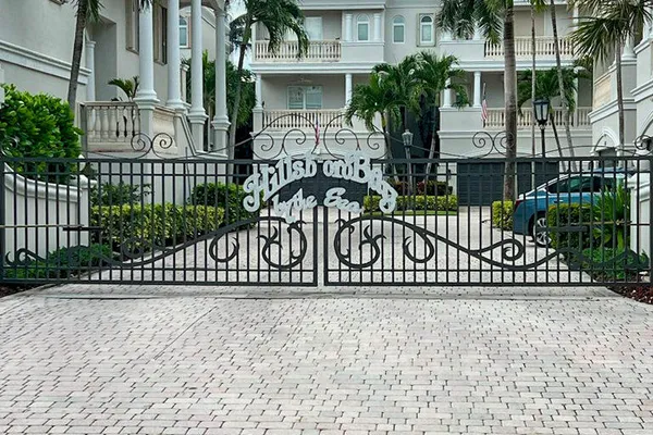 1776 BAY DR