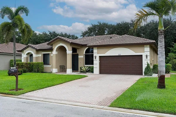 5734 NW 50TH DR