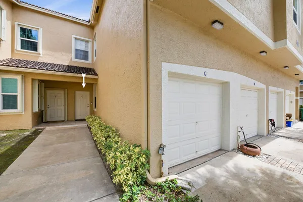 160 VILLAGE BLVD G