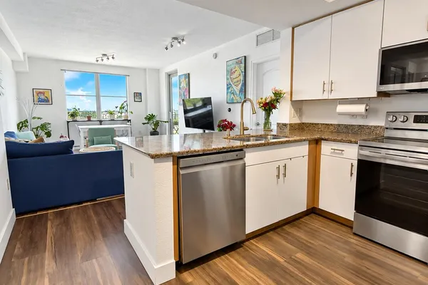 1830 RADIUS DR 708
