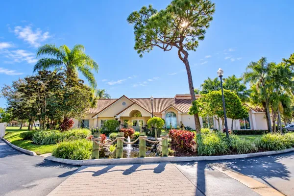 3330 PINEWALK DR 1616
