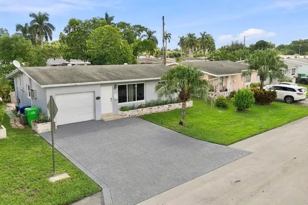 2294 NW 81ST TER
