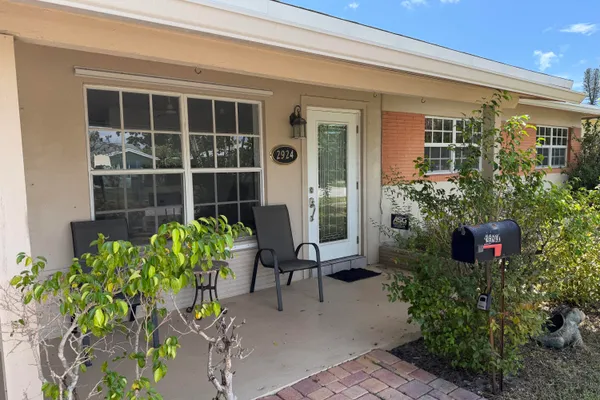 2924 NW 9TH TER