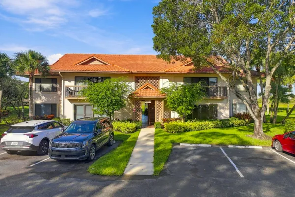 1111 DUNCAN CIR 202
