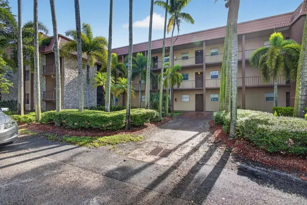 120 SPARROW DR 304