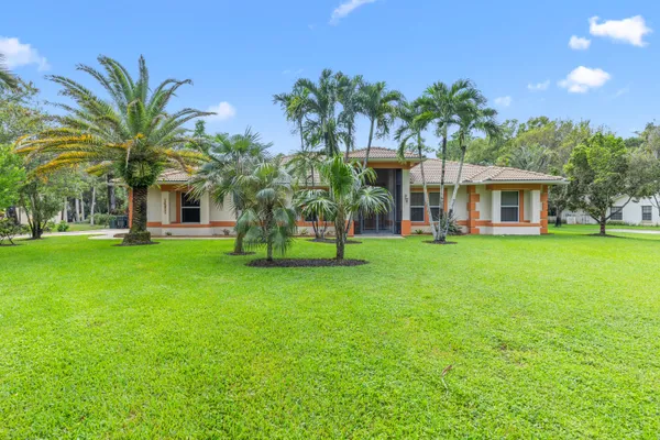 14811 HORSESHOE TRCE
