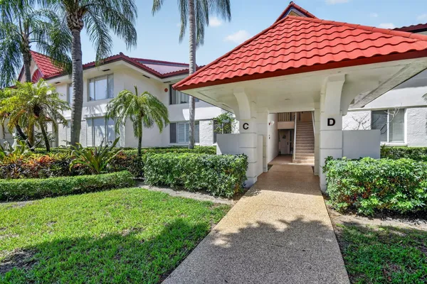 103 HALF MOON CIR C1