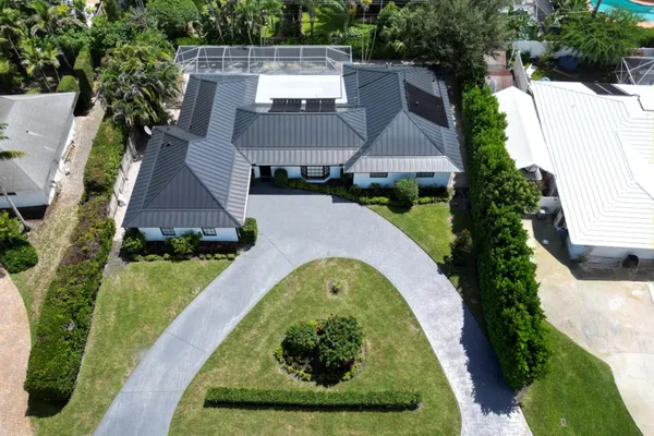 7 SE PADDOCK CIR
