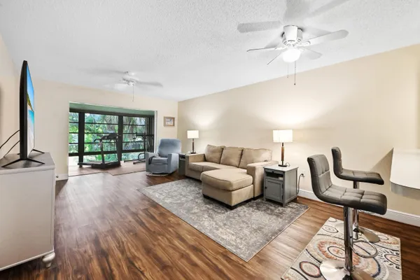 2302 SUNRISE BLVD 206