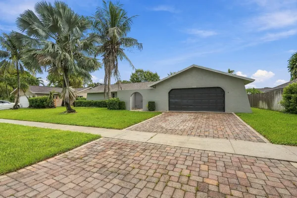 12758 GUILFORD CIR