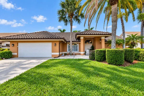 6001 WEDGEWOOD VILLAGE CIR